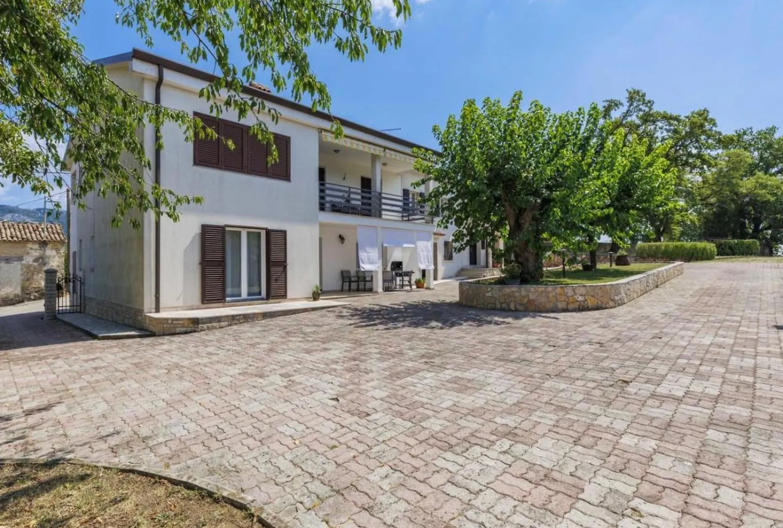 Вилла La Casa Di Papa Бузет